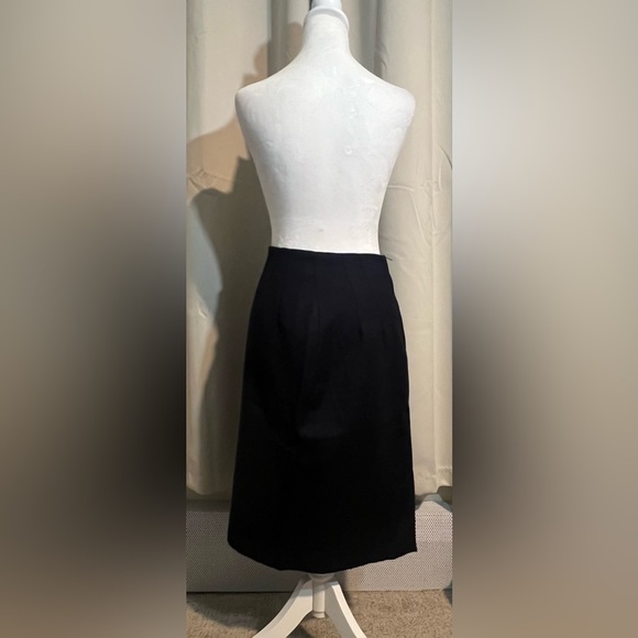 Giorgio Sant’ Angelo 100% Wool Skirt Made in Eqypt - Picture 3 of 4
